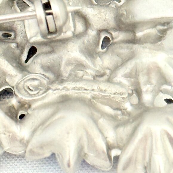 Vintage Christmas Tree Brooch/Pin Silver w/Shades of Blue/Purple Rhinestones - Picture 6 of 6